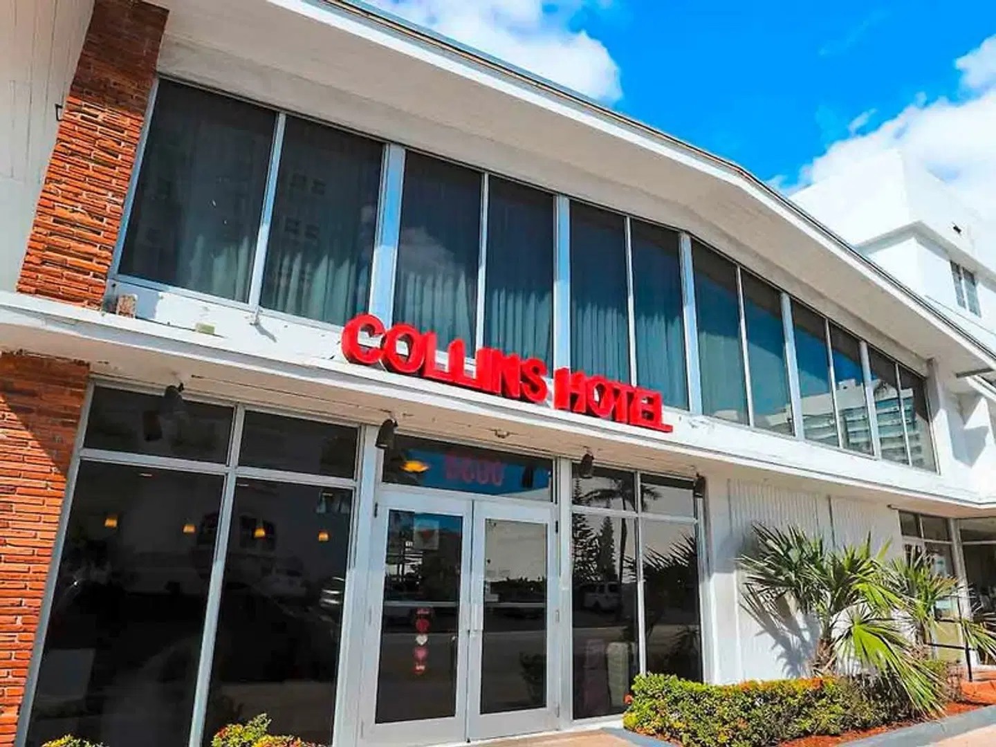 Collins EXTERIOR