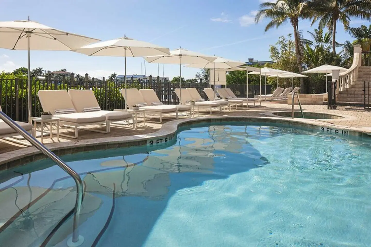 The Hotel Zamora OUTDOOR_POOL