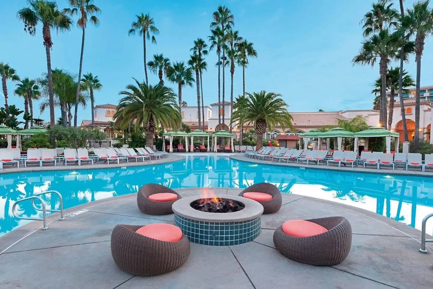 San Diego Mission Bay Resort OUTDOOR_POOL