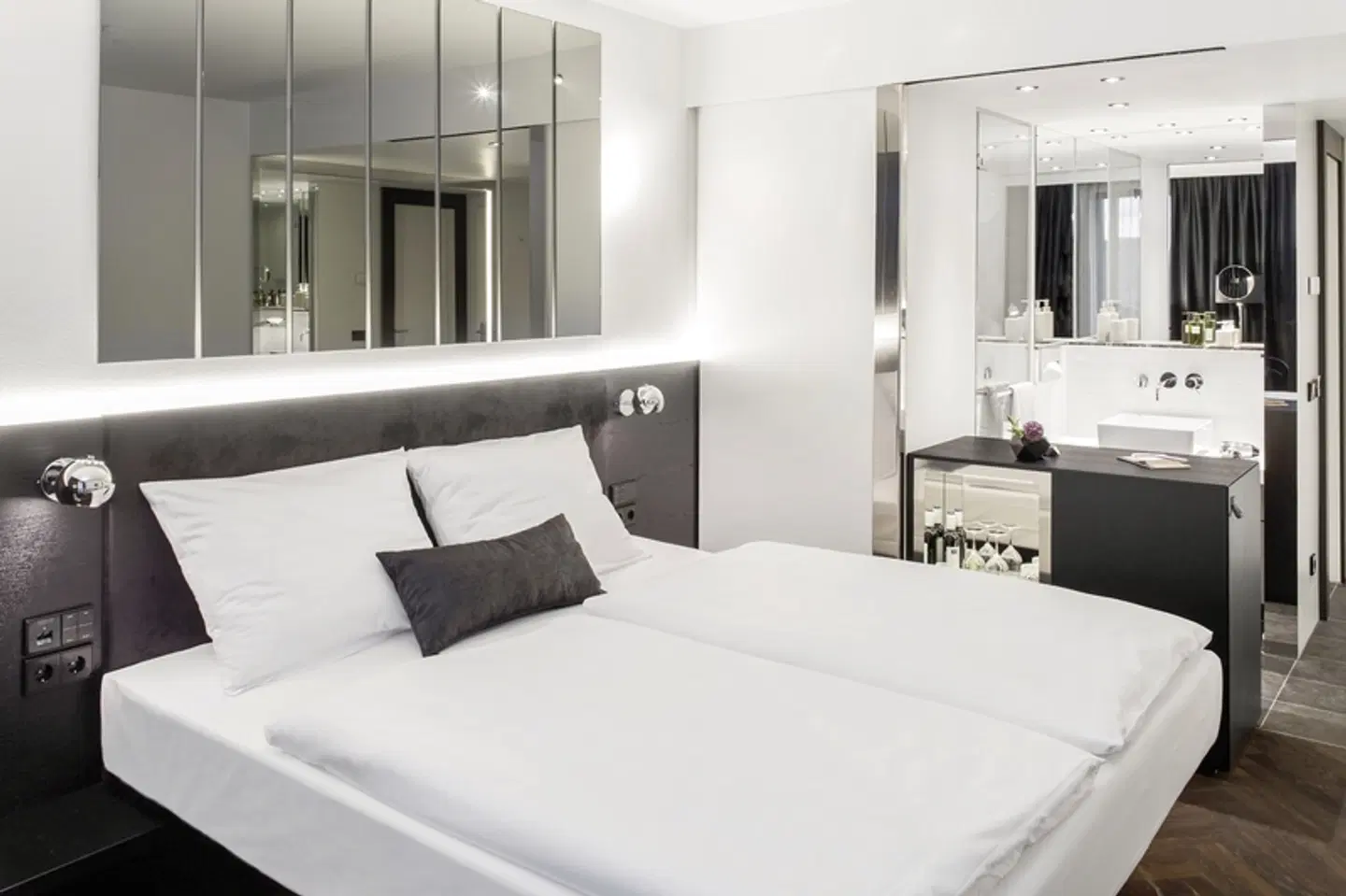 Hotel AMANO Grand Central - inkl. 1 Startnummer Berlin Marathon ROOM_EXAMPLE