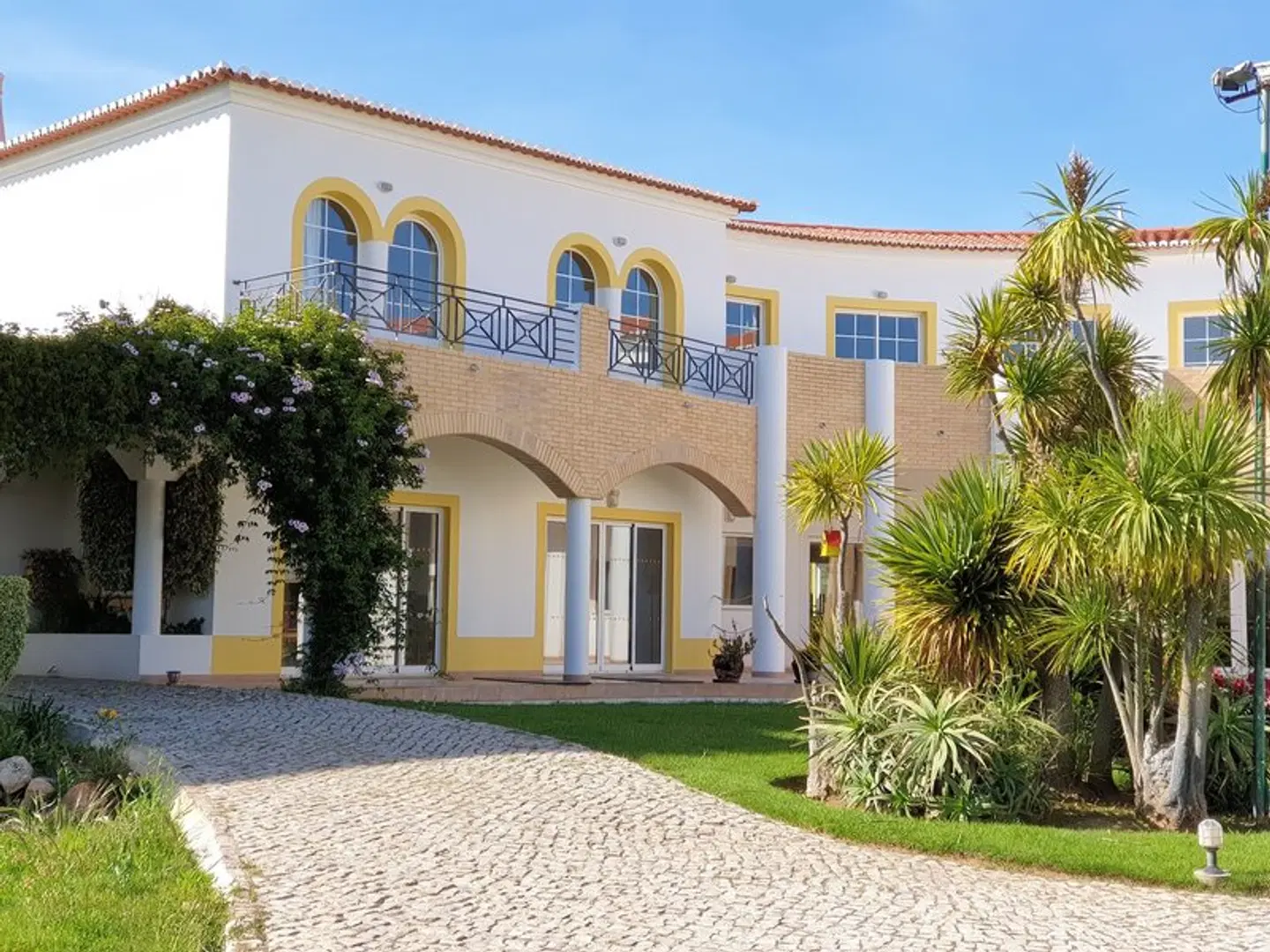 Luz Bay EXTERIOR