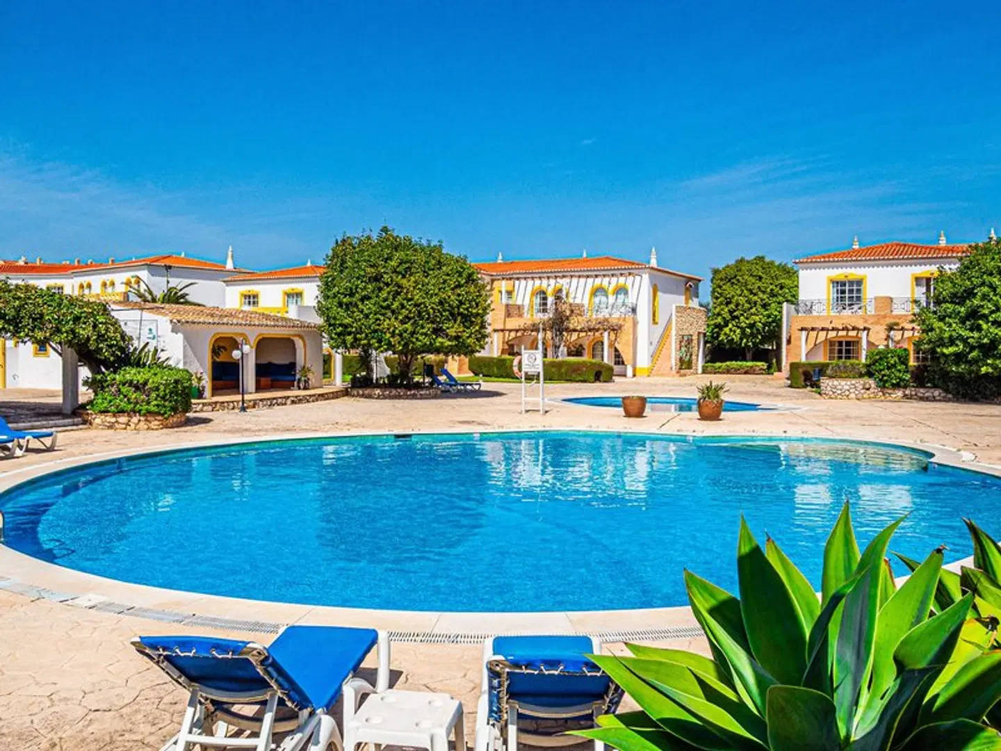 Luz Bay OUTDOOR_POOL