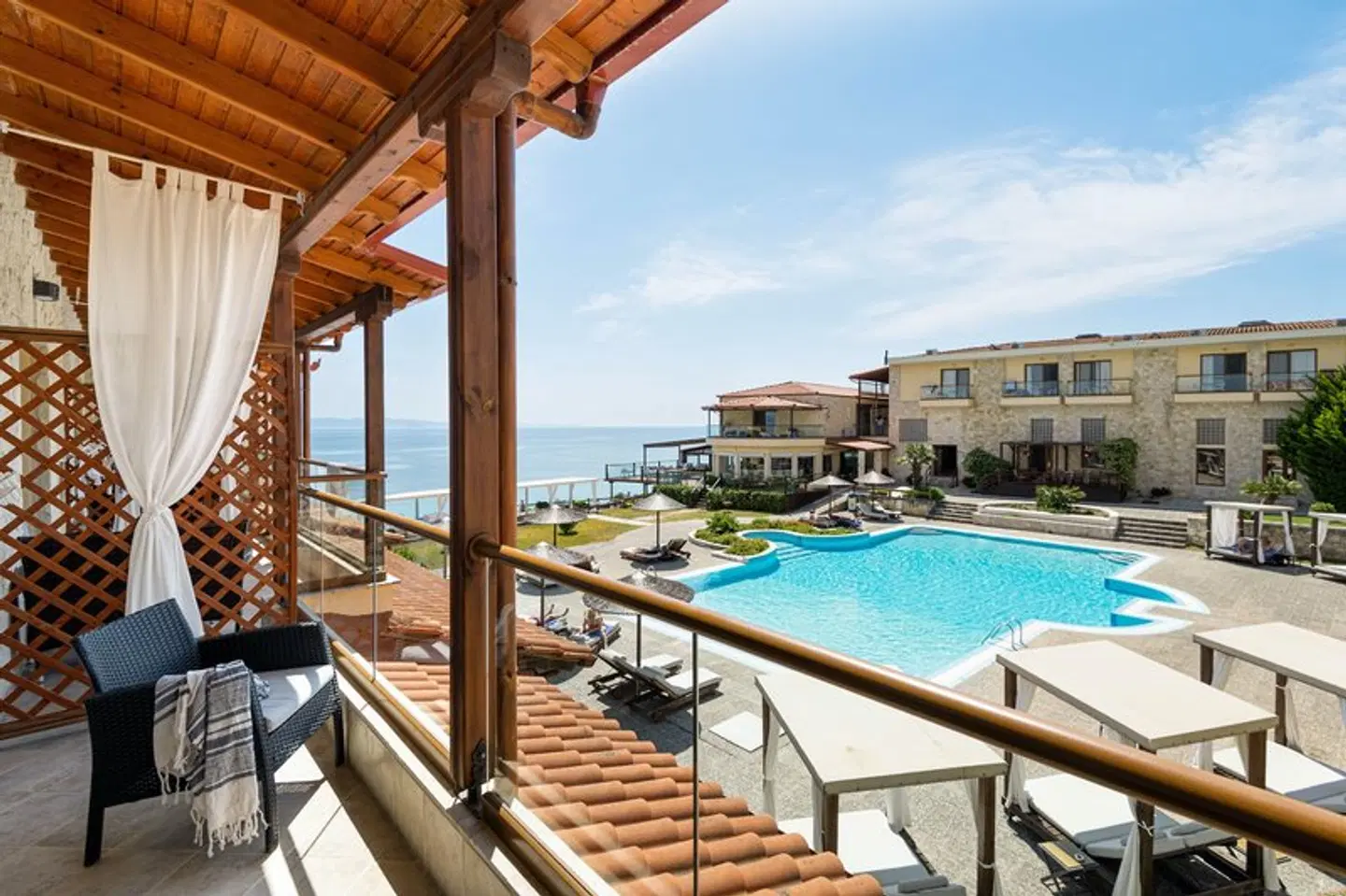 Blue Bay Hotel OUTDOOR_POOL