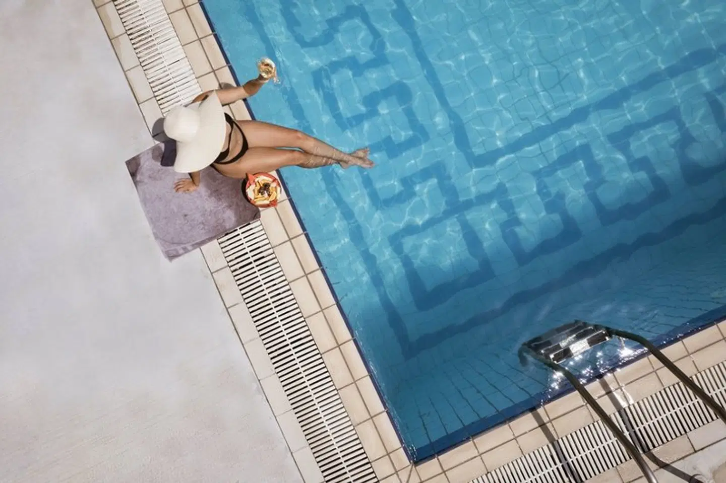 Atrium OUTDOOR_POOL
