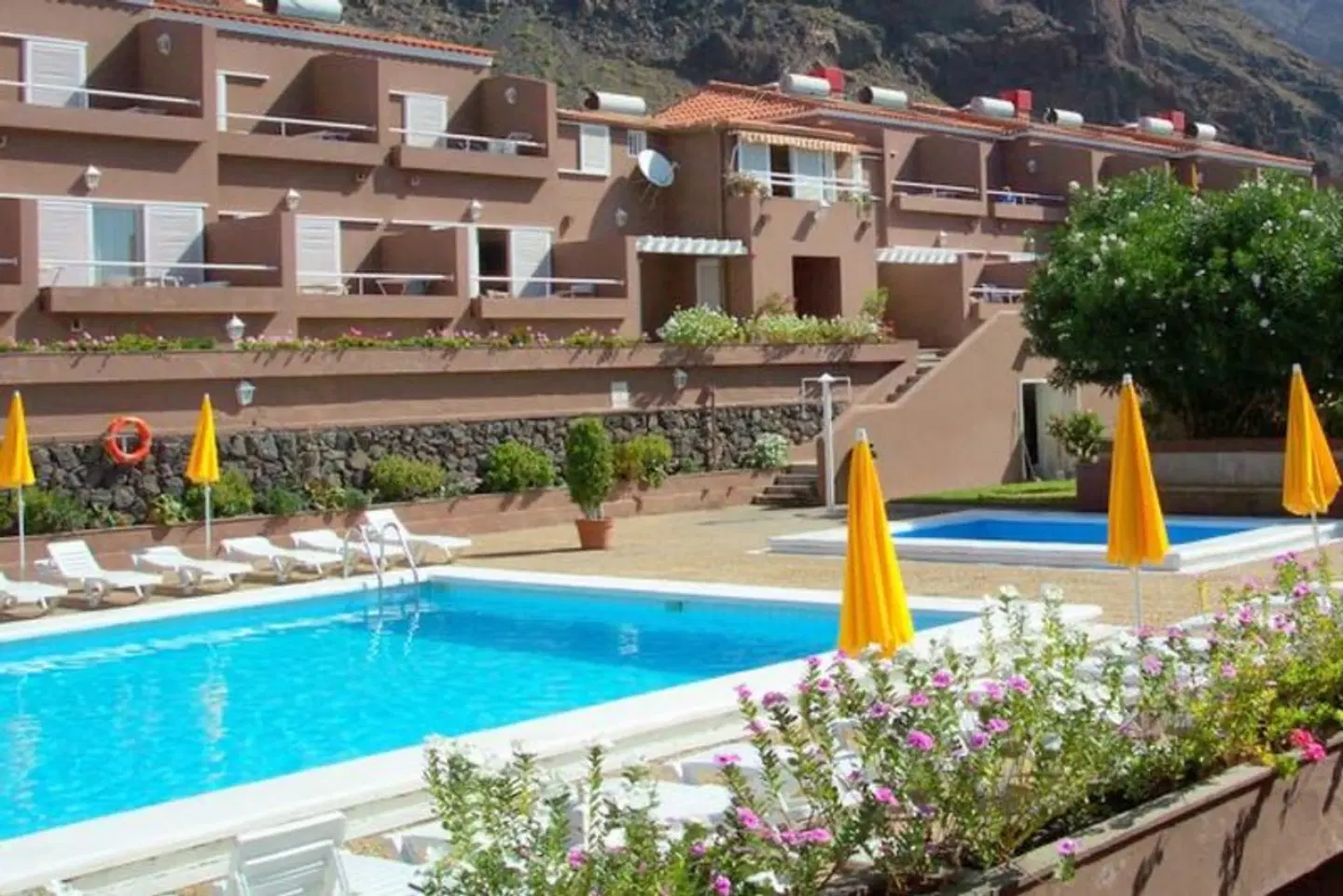 Los Tarajales OUTDOOR_POOL