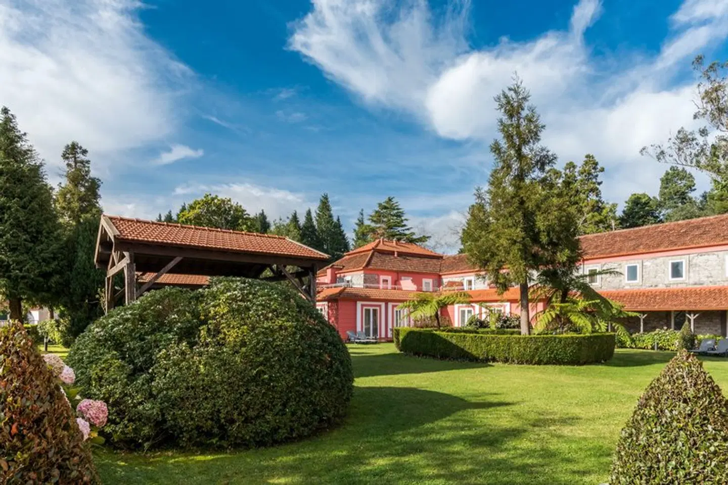 Enotel Santo da Serra Garten