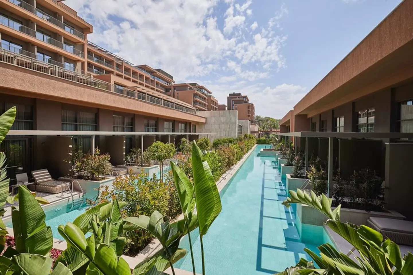 Lusso Sorgun OUTDOOR_POOL