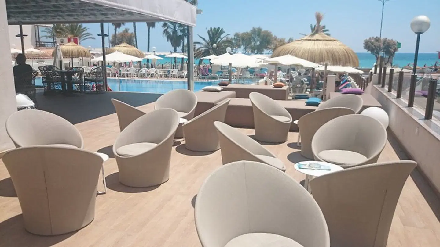 R2 Veronica Beach Hotel Terrasse