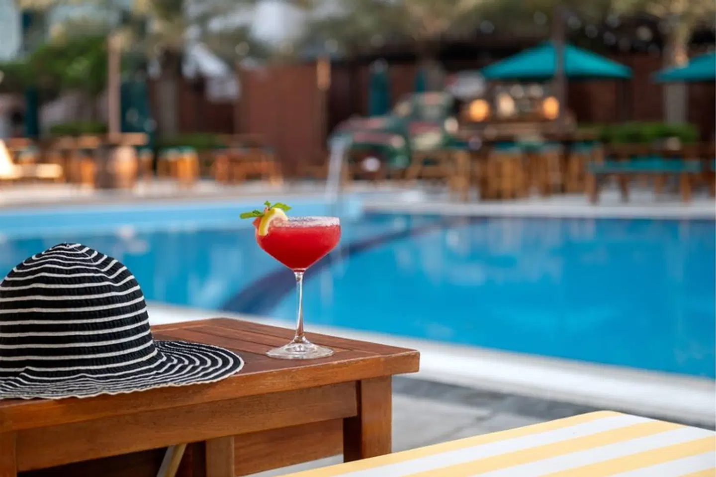 Le Royal Meridien Abu Dhabi OUTDOOR_POOL