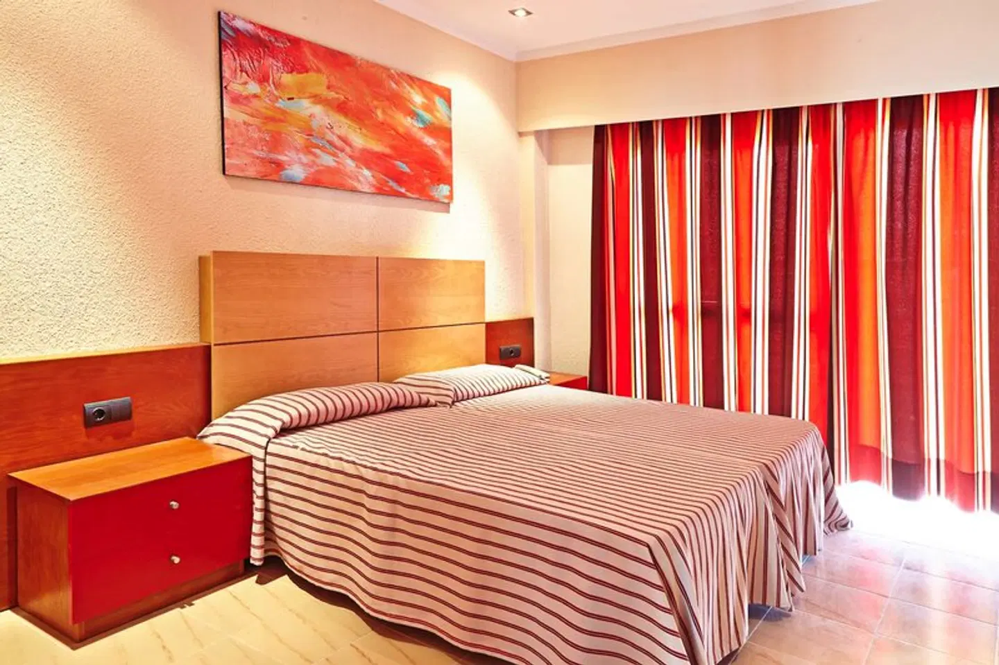 MLL Caribbean Bay ROOM_EXAMPLE