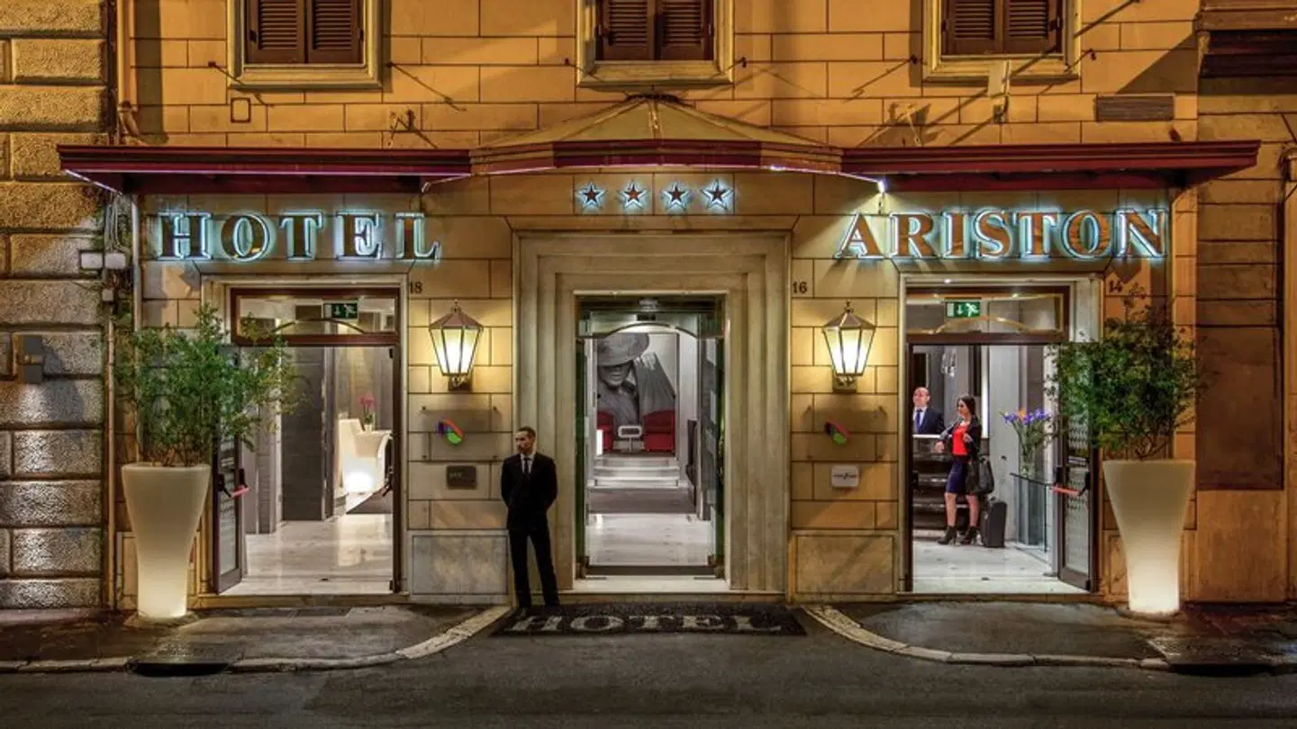 Ariston EXTERIOR
