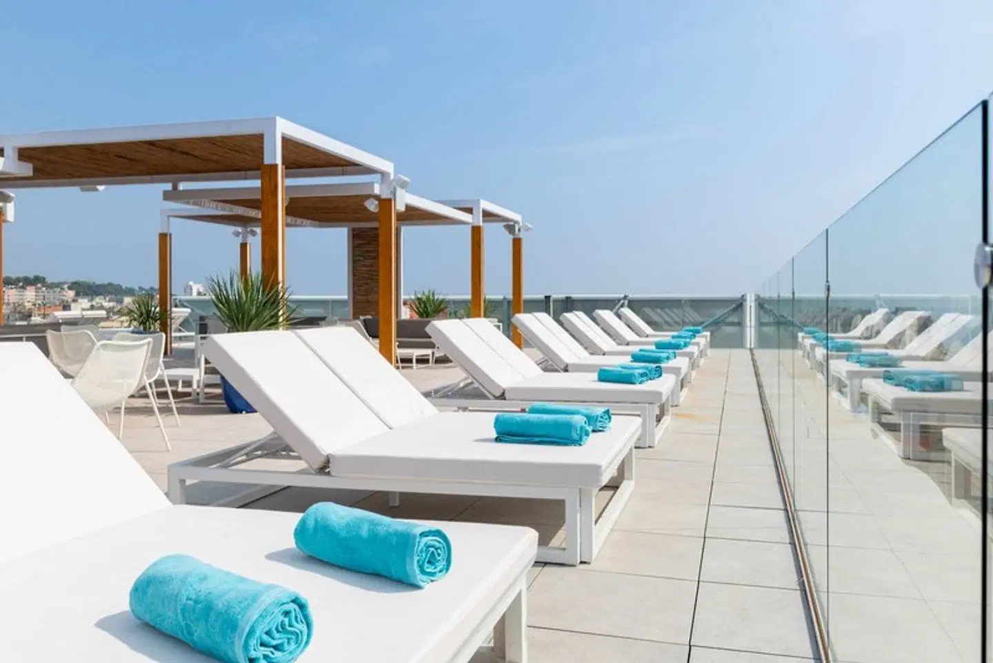 L'Azure OUTDOOR_POOL