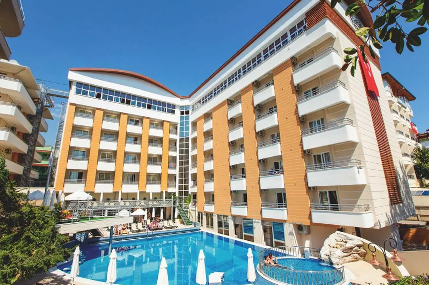 Alaiye Kleopatra EXTERIOR