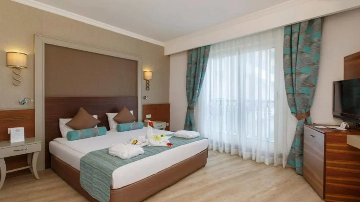 Side Crown Palace ROOM_EXAMPLE