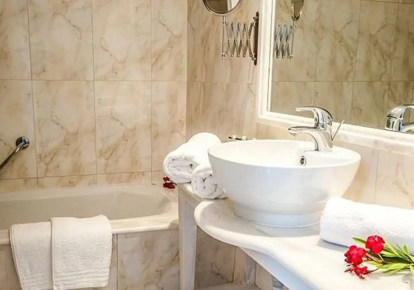 Belvedere Luxury Suites Badezimmer